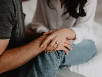 Una pareja en un momento afectivo Una pareja en un momento afectivo