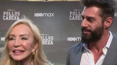 Carmen Lomana, acompañada de un amigo Carmen Lomana, acompañada de un amigo