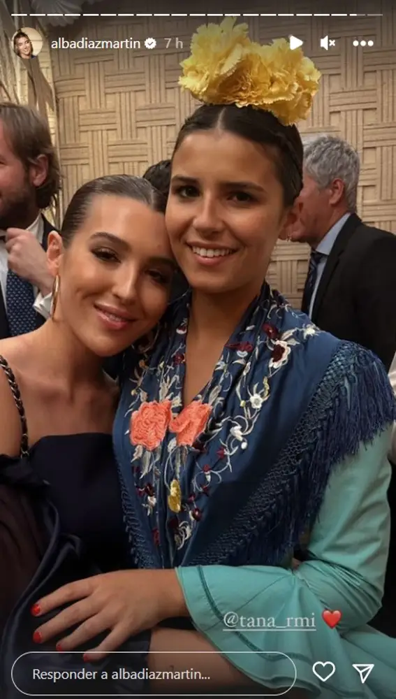 Alba Díaz y Tana Rivera en la Feria de Abril de Sevilla