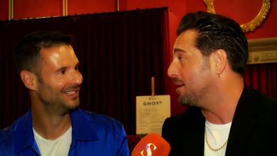 David Bustamante, arropado por los suyos tras dos años en el teatro: 