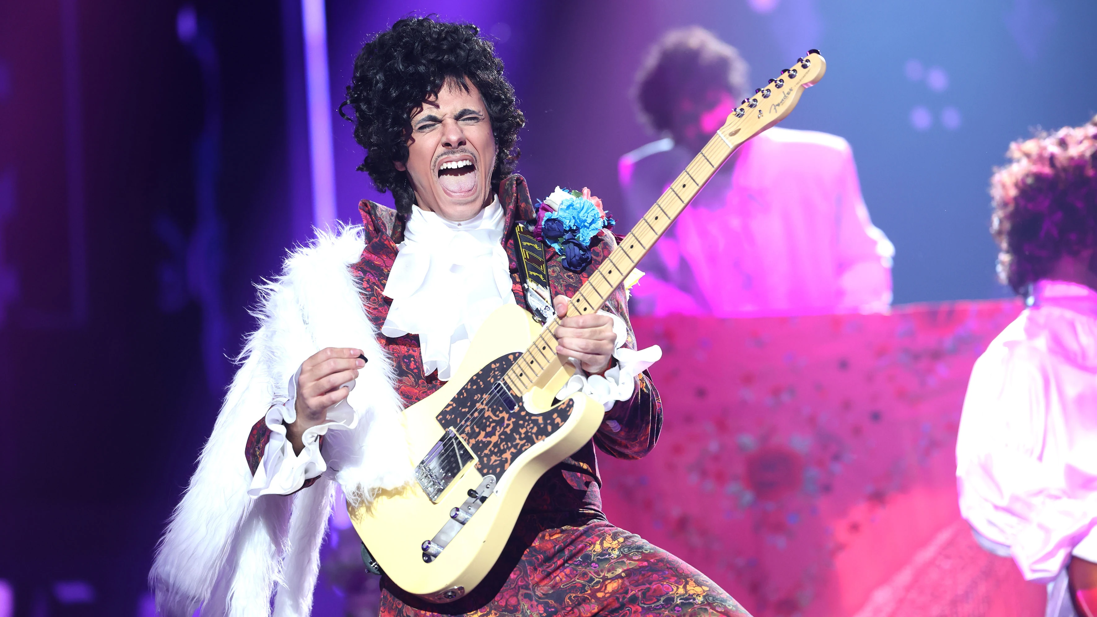 Alfred asalta el trono de Prince para enloquecer con el rock de ‘Let’s go crazy’ Alfred asalta el trono de Prince para enloquecer con el rock de ‘Let’s go crazy’