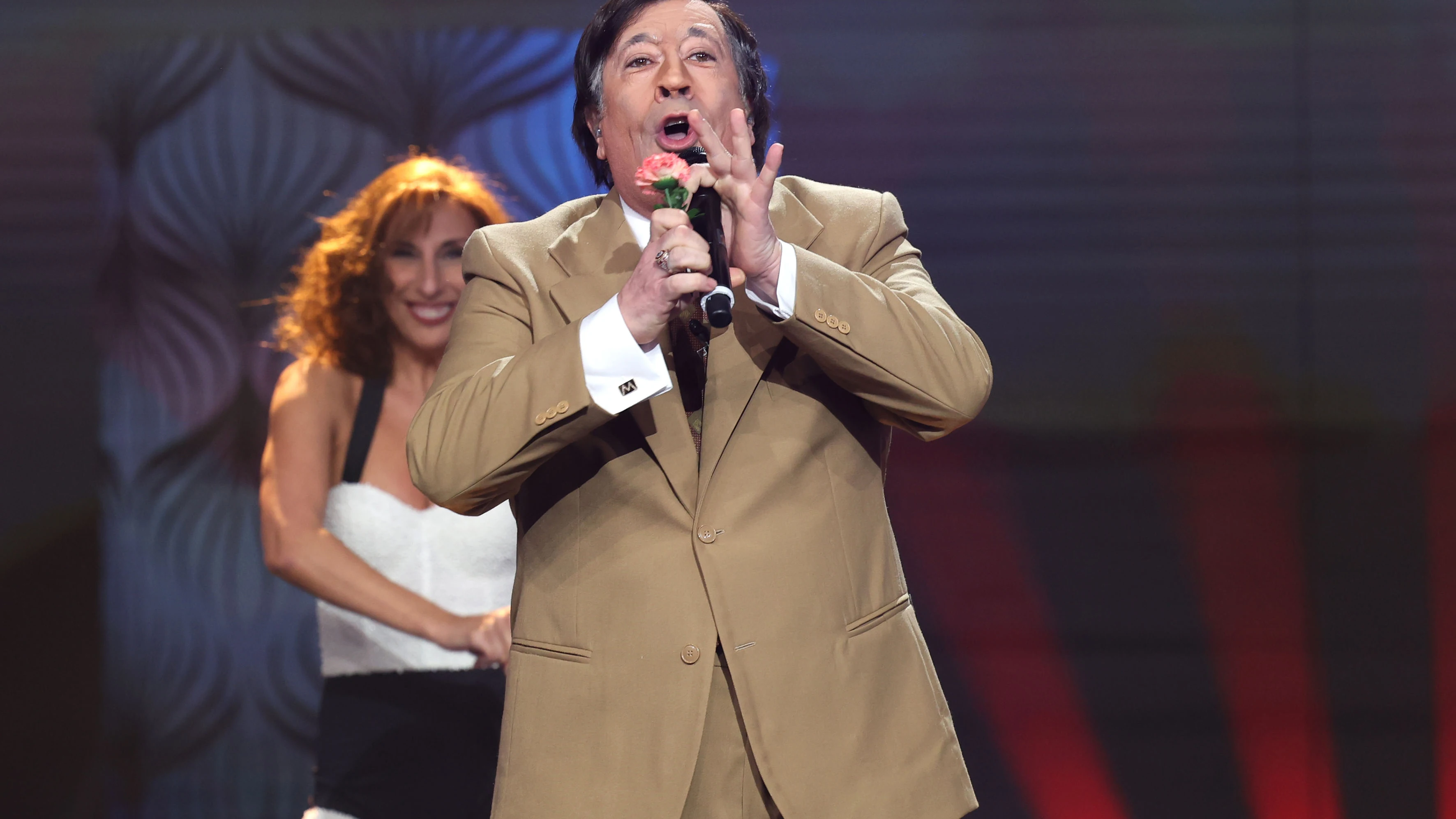 Agustín Jiménez pone su alma de conquistador como El Fary con ‘Carabirubí’ Agustín Jiménez pone su alma de conquistador como El Fary con ‘Carabirubí’