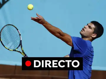 Carlos Alcaraz entrenando en las pistas de la Caja Mágica antes de su debut en Madrid Carlos Alcaraz entrenando en las pistas de la Caja Mágica antes de su debut en Madrid