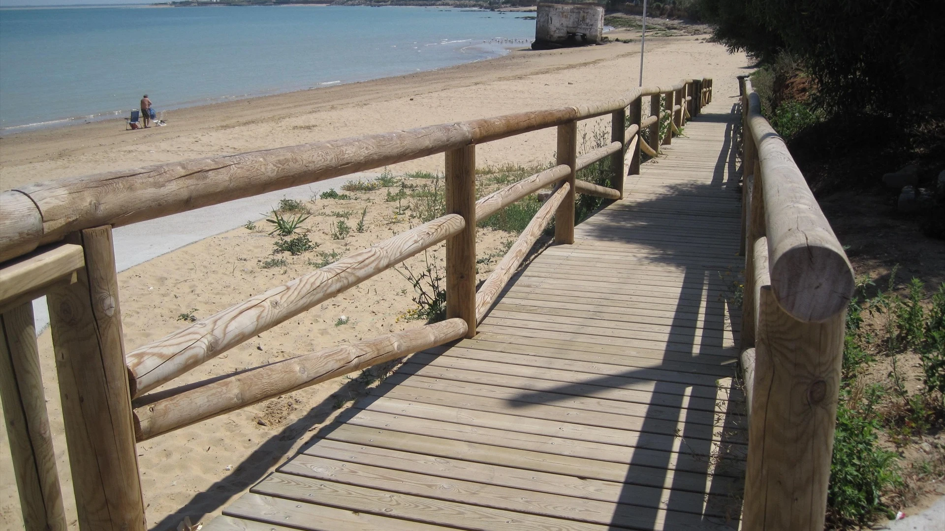 Acceso a la playa de La Micaela en Chipiona Acceso a la playa de La Micaela en Chipiona