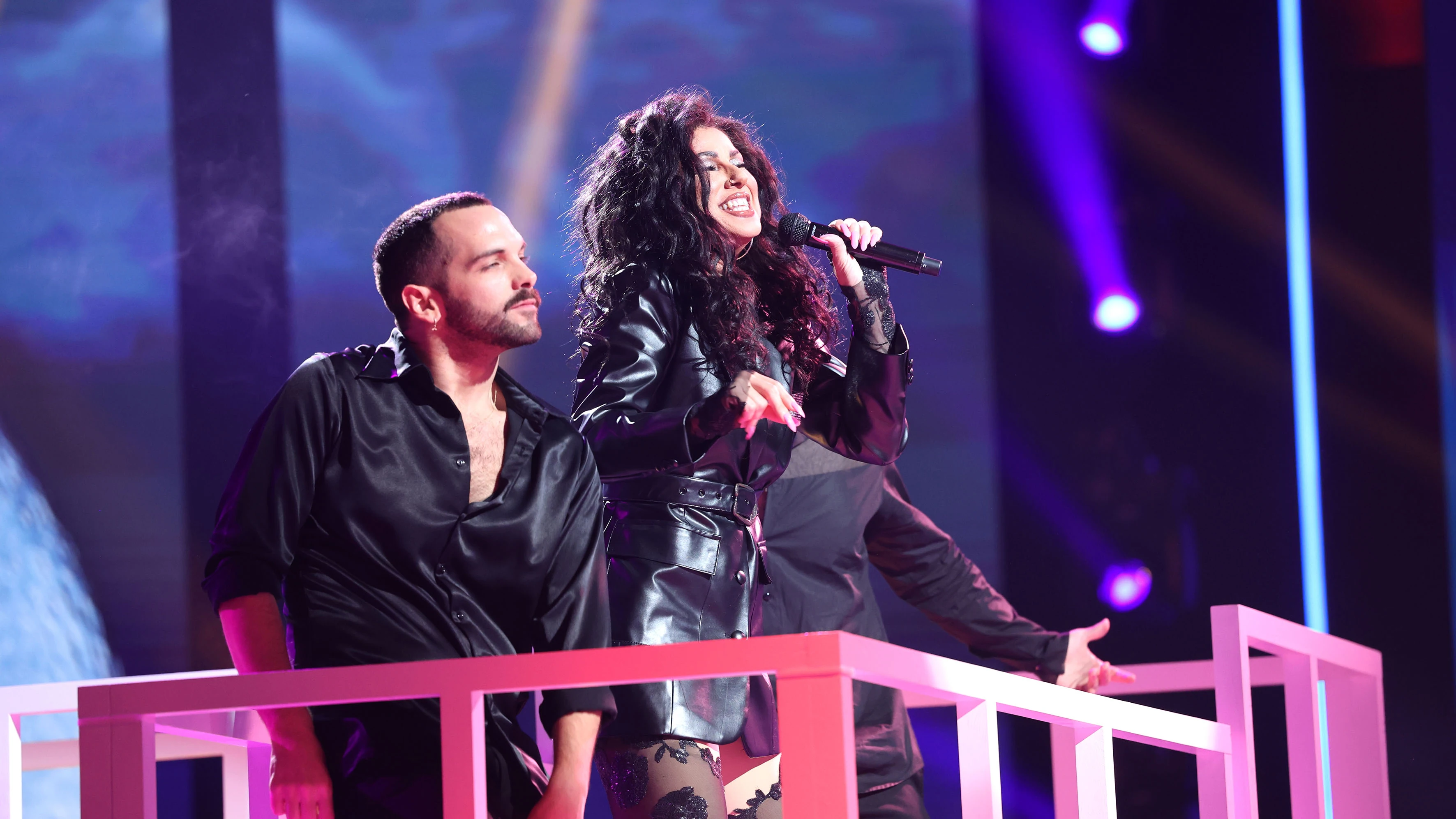 Anne Igartiburu saca su lado más sensual como Becky G al confesar ‘Bailé con mi ex’ Anne Igartiburu saca su lado más sensual como Becky G al confesar ‘Bailé con mi ex’