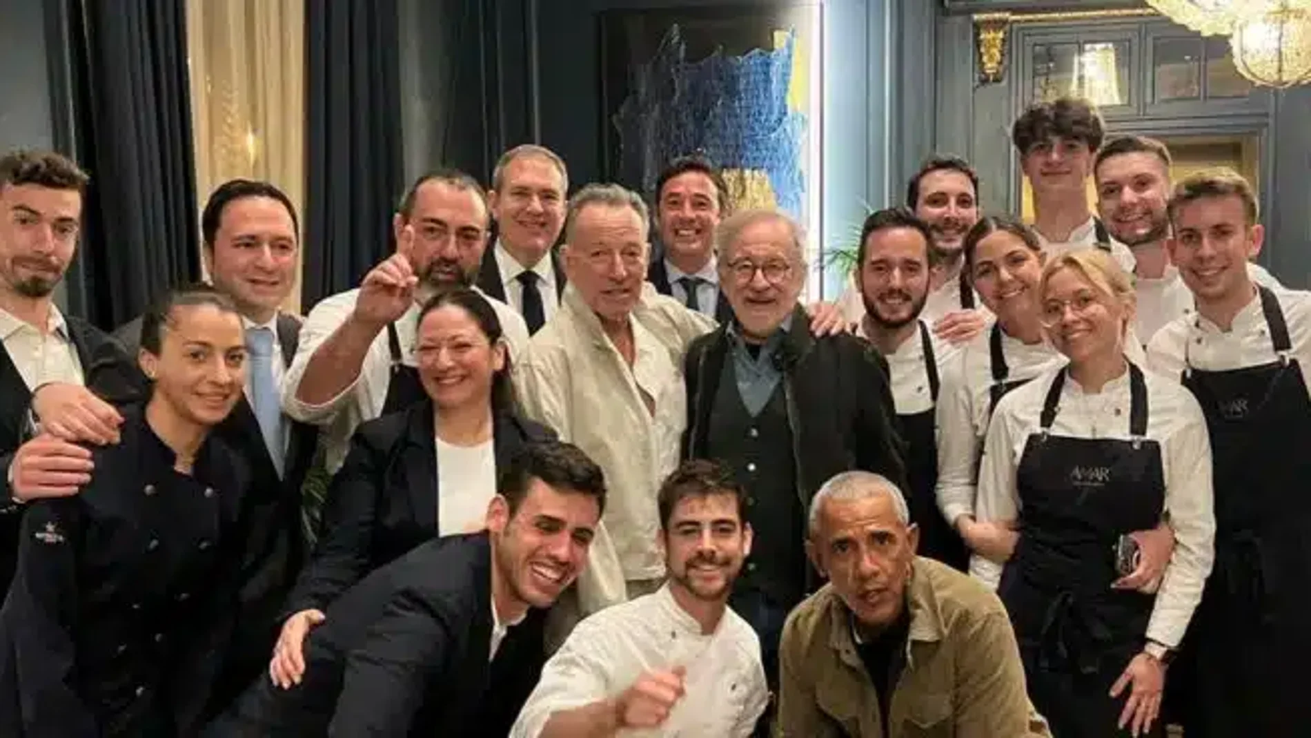 Obama, Springsteen y Spielberg cenan en el restaurante Amar de Barcelona: así fue la velada