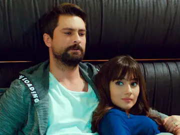 Zeynep trata de calmar a Alihan tras su crisis: “Nosotros no somos malas personas” Zeynep trata de calmar a Alihan tras su crisis: “Nosotros no somos malas personas”