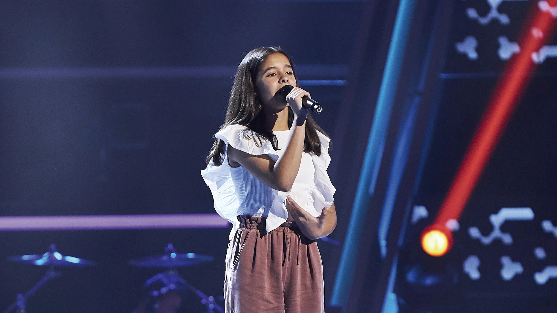 Mar&iacute;a no logran conquistar a los coaches a pesar de bordar el tema de Mal&uacute; 