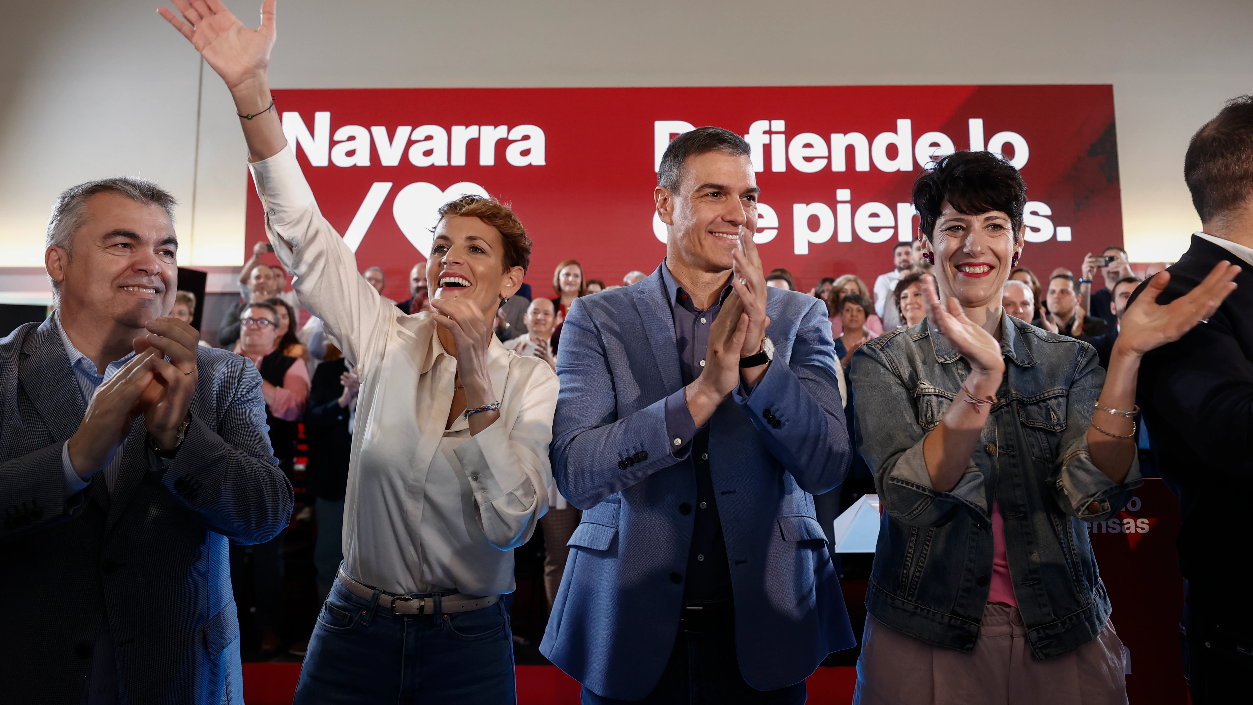 El presidente del Gobierno, Pedro S&aacute;nchez, en un acto de la precampa&ntilde;a en Pamplona