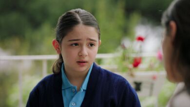 Defne va a buscar a Ceylin para disculparse: “Necesito que perdones a mi padre y a Cinar” 