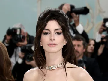 Anne Hathaway en la Met Gala 2023 Anne Hathaway en la Met Gala 2023