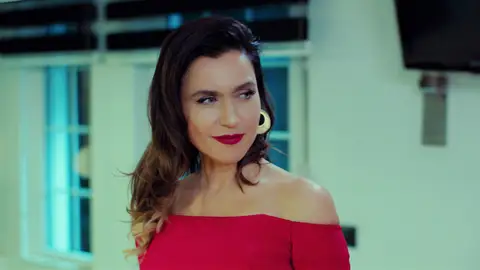 Caner le cuenta a Ender que Yildiz ha perdido el bebé… ¡Pero ella ya está centrada en sus nuevos planes! Caner le cuenta a Ender que Yildiz ha perdido el bebé… ¡Pero ella ya está centrada en sus nuevos planes!