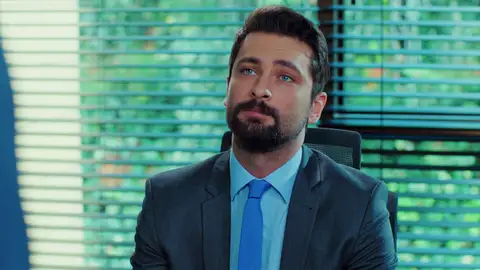 Alihan engaña a Zeynep para que firme unos documentos, ¿qué es lo que pretende? Alihan engaña a Zeynep para que firme unos documentos, ¿qué es lo que pretende?