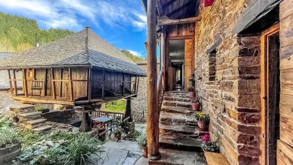 Casa Quiñones, establecimiento rural en Navia de Suarna (Lugo) Casa Quiñones, establecimiento rural en Navia de Suarna (Lugo)