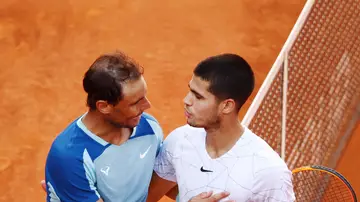 Nadal y Alcaraz se saludan en el Mutua Madrid Open de 2022