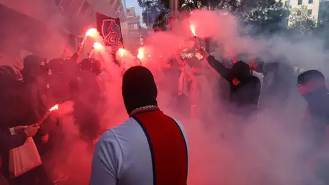 Ultras del PSG se manifiestan contra el club Ultras del PSG se manifiestan contra el club