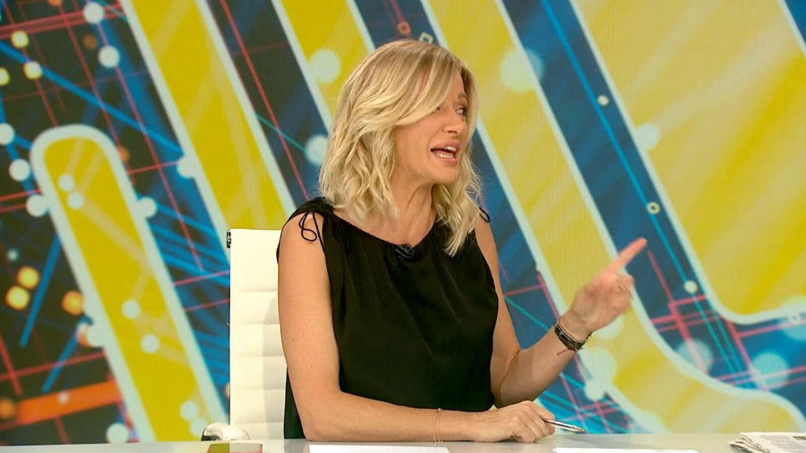La reacción de Susanna Griso con un colaborador de Espejo Público : 