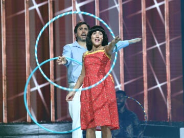 Susi Caramelo &lsquo;Baila con el hula hoop&rsquo; con An&iacute;bal G&oacute;mez como Enrique y Ana 