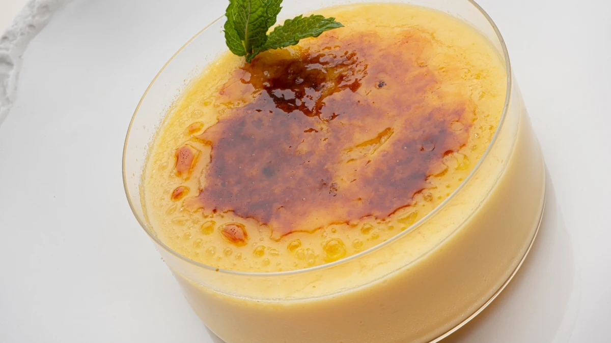 El postre r&aacute;pido que Argui&ntilde;ano propone para celebrar el D&iacute;a de la Madre: crema catalana