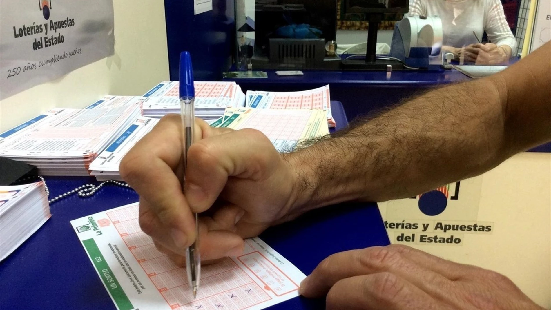 Más de 14 millones de euros se lleva un sevillano con el sorteo de 'La Primitiva' Más de 14 millones de euros se lleva un sevillano con el sorteo de 'La Primitiva'