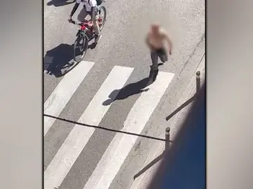 Denuncias por un hombre agresivo en el centro de Madrid. Denuncias por un hombre agresivo en el centro de Madrid.