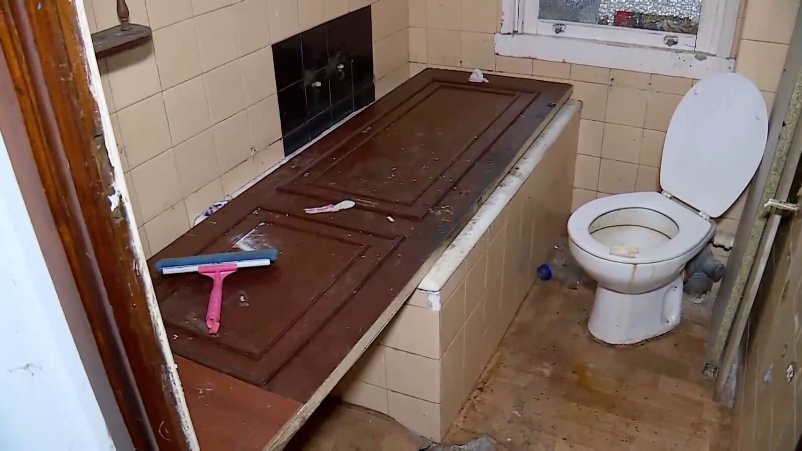 Los okupas desalojados de un piso en A Coruña okupan otra vivienda en el mismo edificio