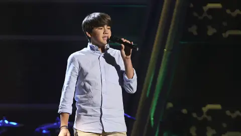 Adrián Gimeno canta ‘Never be alone’ en las Audiciones a ciegas de ‘La Voz Kids’ Adrián Gimeno canta ‘Never be alone’ en las Audiciones a ciegas de ‘La Voz Kids’