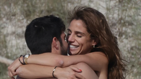 Lucía Villalón abrazando a Gonzalo Melero Lucía Villalón abrazando a Gonzalo Melero