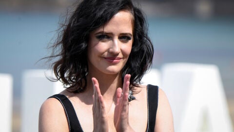 Eva Green posando sonriente