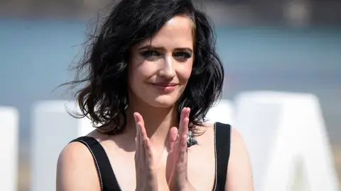 Eva Green posando sonriente Eva Green posando sonriente