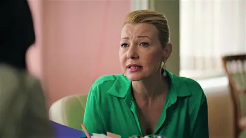 Laçin pide ayuda a Ceylin para acabar para siempre con Yekta: “Quiero mirarle a la cara sin miedo” Laçin pide ayuda a Ceylin para acabar para siempre con Yekta: “Quiero mirarle a la cara sin miedo”