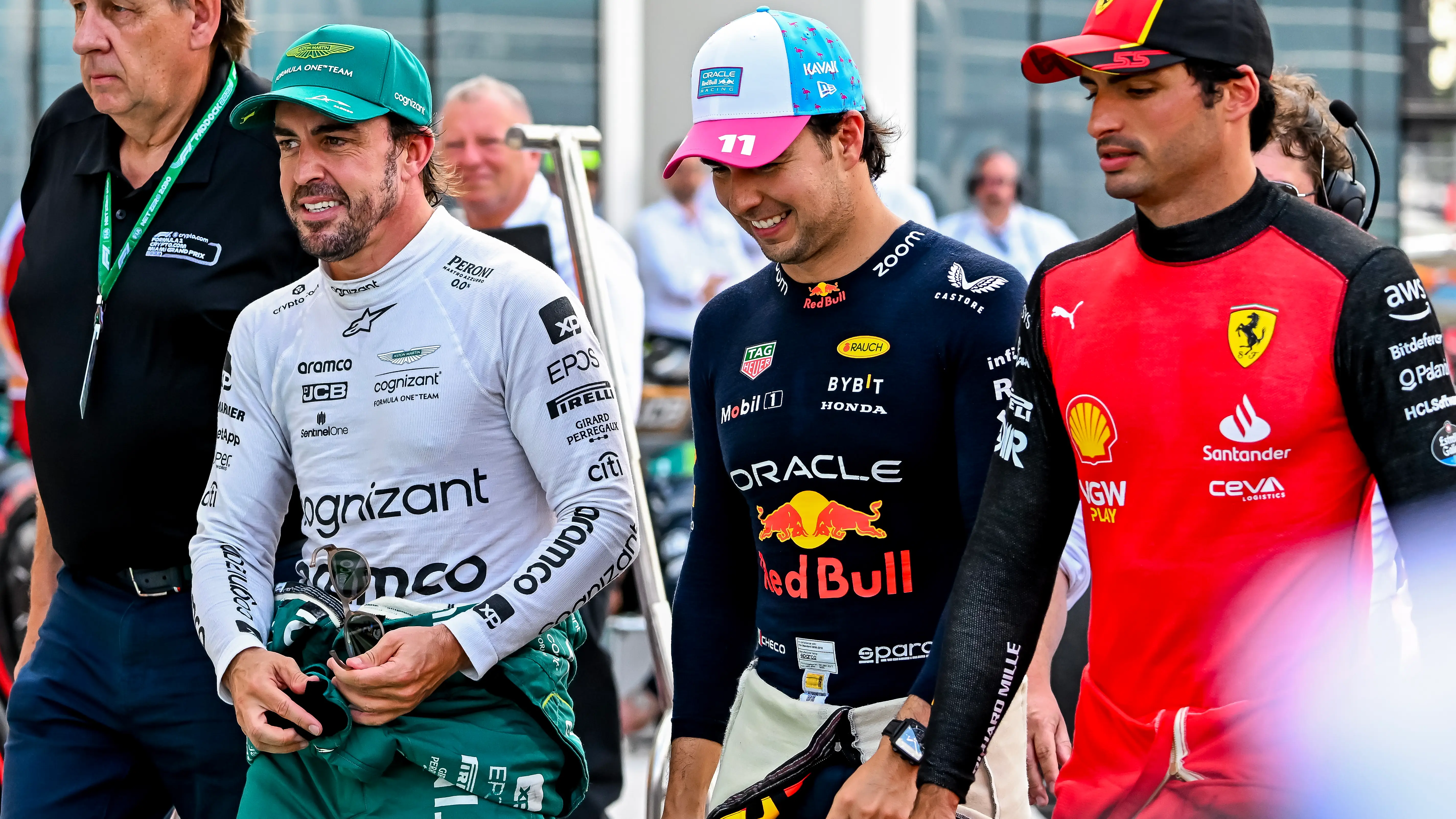 Fernando Alonso, Checo Pérez y Carlos Sainz tras la qualy del GP de Miami Fernando Alonso, Checo Pérez y Carlos Sainz tras la qualy del GP de Miami