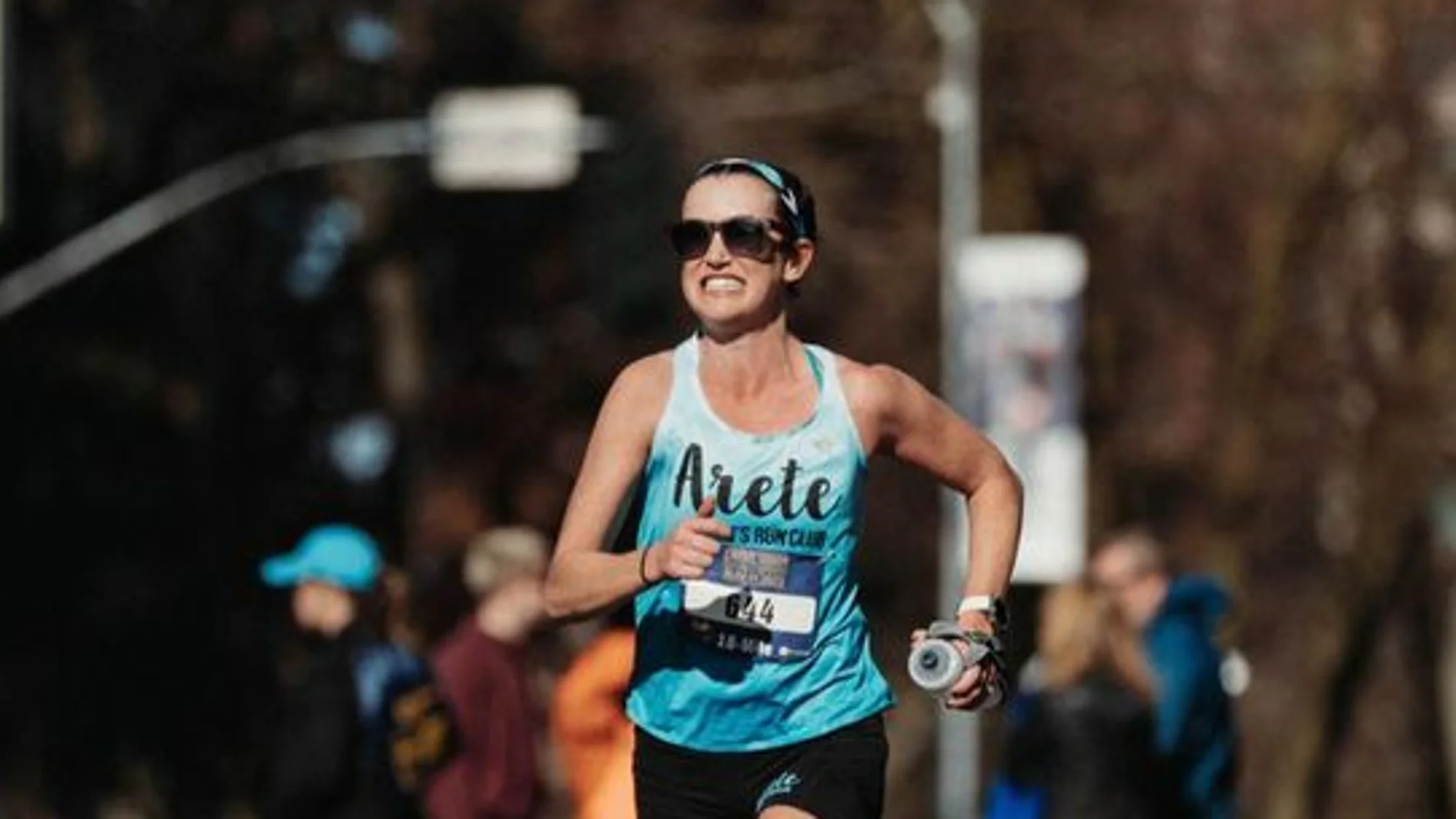  Tamara Torlakson corriendo en una maratón