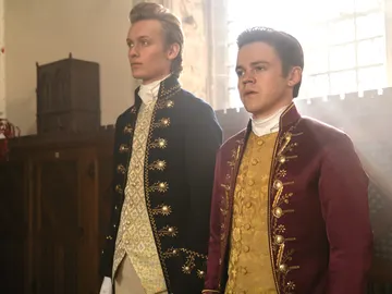 Reynolds y Brimsley en 'Queen Charlotte' Reynolds y Brimsley en 'Queen Charlotte'