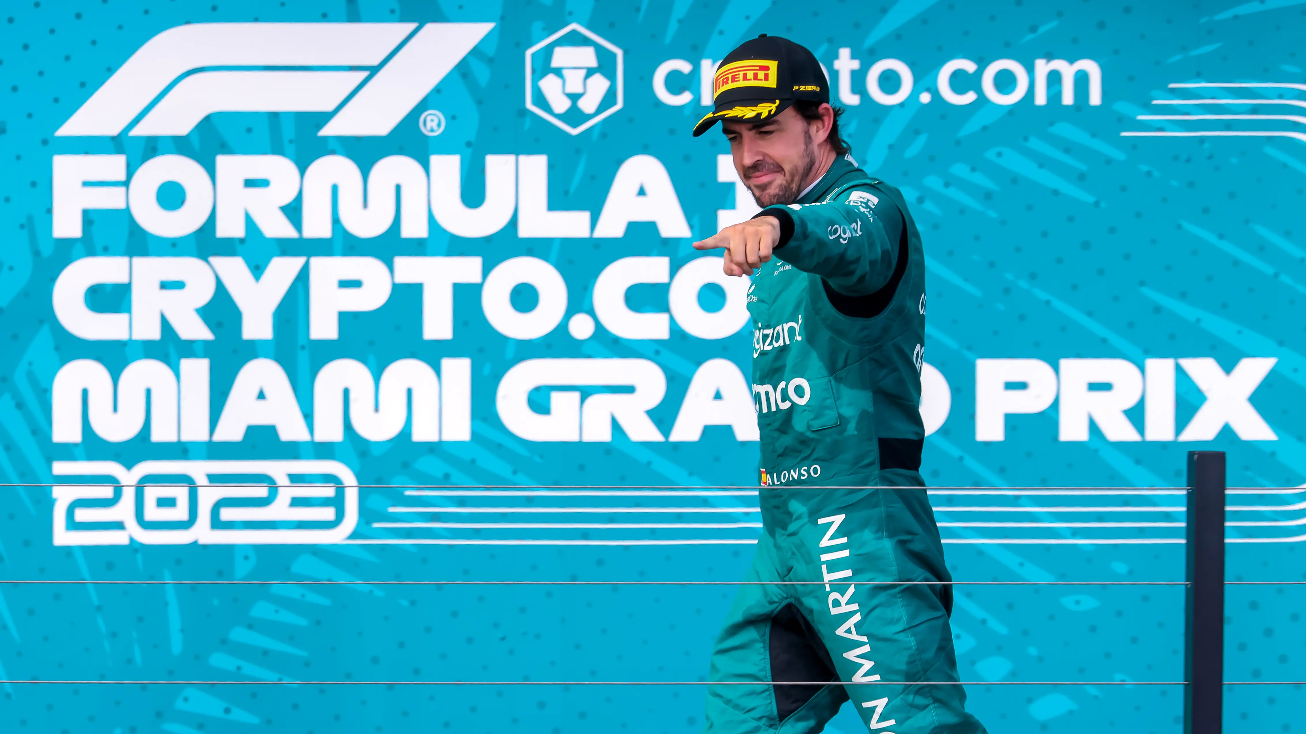 Fernando Alonso en el podio del GP de Miami