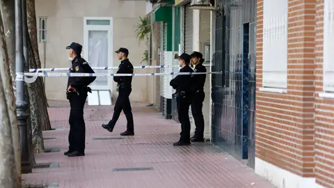 La Policía en la zona del suceso La Policía en la zona del suceso