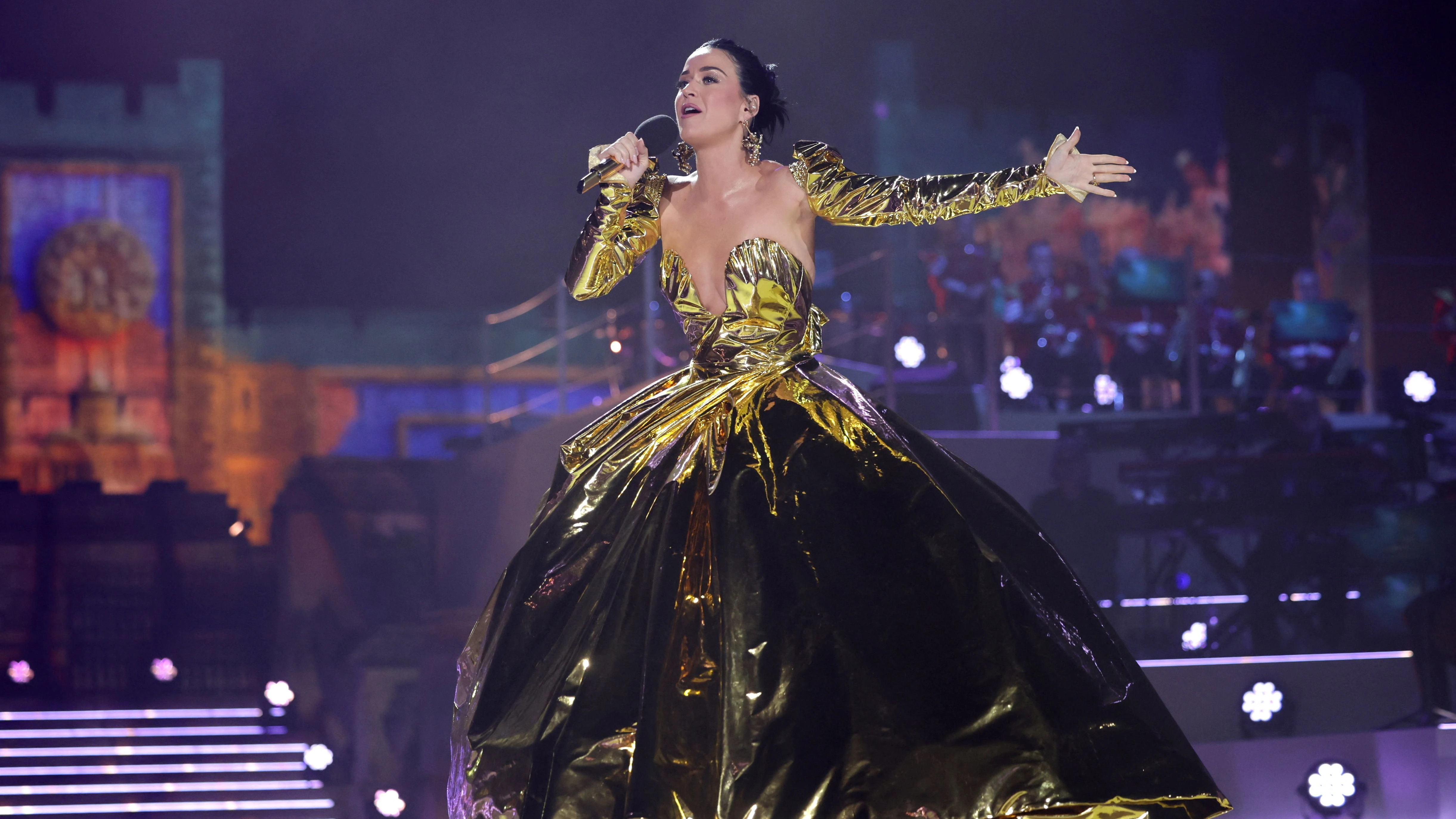 Katy Perry, en el concierto por la coronación de Carlos III Katy Perry, en el concierto por la coronación de Carlos III