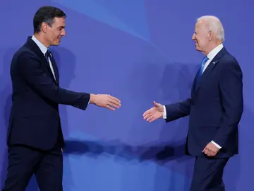 El presidente del Gobierno, Pedro Sánchez, saluda al presidente de los Estados Unidos, Joe Biden El presidente del Gobierno, Pedro Sánchez, saluda al presidente de los Estados Unidos, Joe Biden