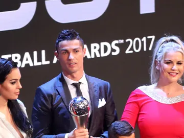 Georgina Rodríguez, Cristiano Ronaldo y Katia Aveiro Georgina Rodríguez, Cristiano Ronaldo y Katia Aveiro