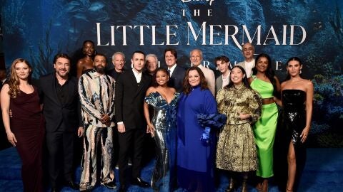 Reparto de 'La Sirenita' en la premiere de Los Angeles: Jessica Alexander, Javier Bardem, Sienna King, Daveed Diggs, Marc E. Platt, Jonah Hauer-King, Alan Menken, Halle Bailey, Rob Marshall, Melissa McCarthy, John DeLuca, Jacob Tremblay, Awkwafina, Art Malik, Simone Ashley y Lorena Andrea