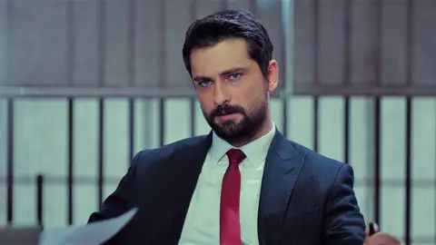 Avance del próximo capítulo de ‘Pecado Original’: Alihan, decepcionado con Zerrin y Zeynep por su cambio de bando Avance del próximo capítulo de ‘Pecado Original’: Alihan, decepcionado con Zerrin y Zeynep por su cambio de bando