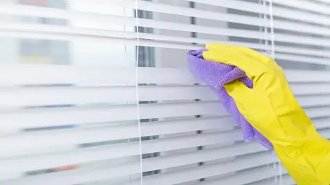 Cómo limpiar las persianas venecianas Cómo limpiar las persianas venecianas