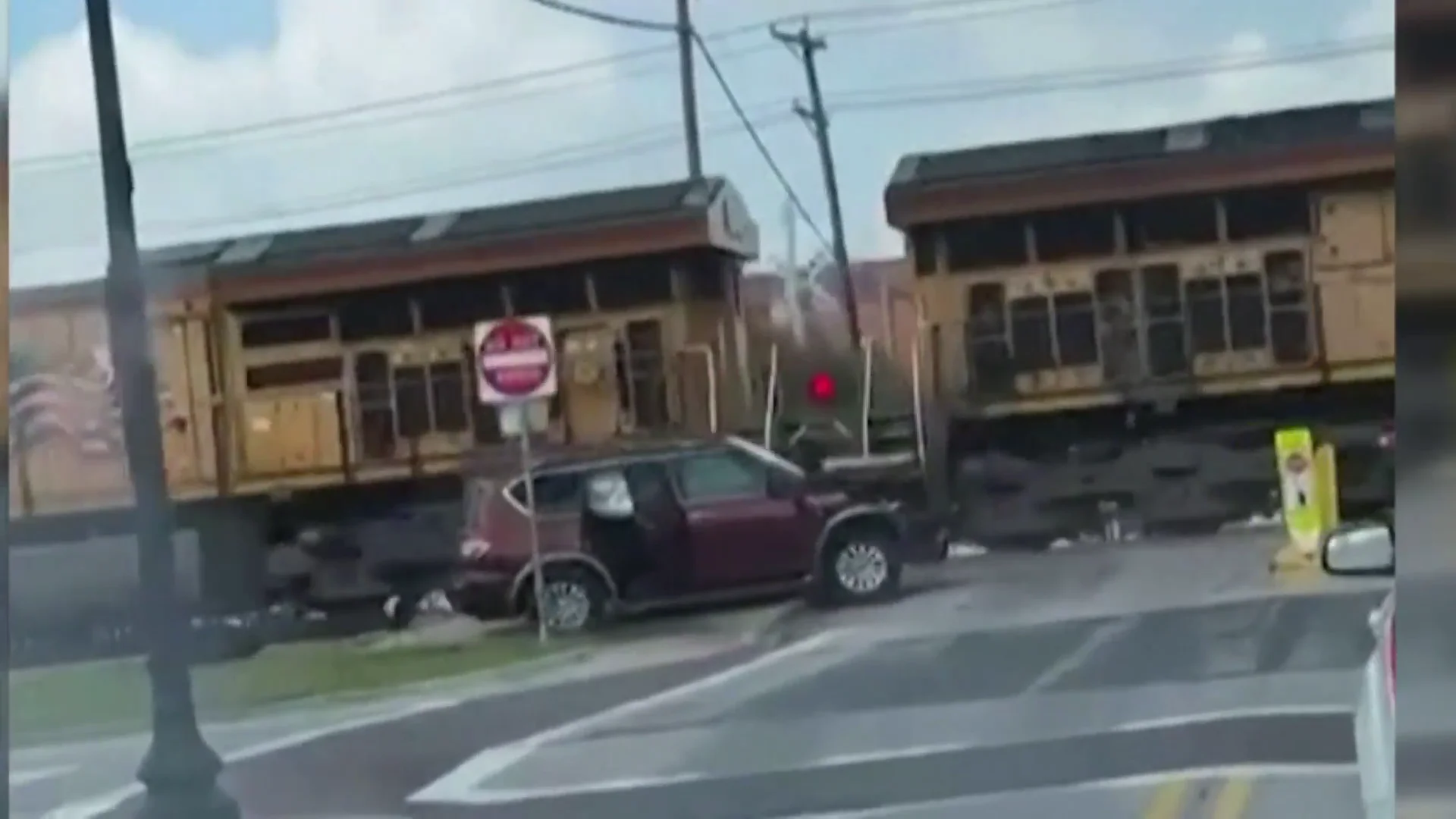 Tres personas escapan de morir arrolladas por un tren