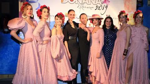 Cristo Báñez con sus amistades Cristo Báñez con sus amistades