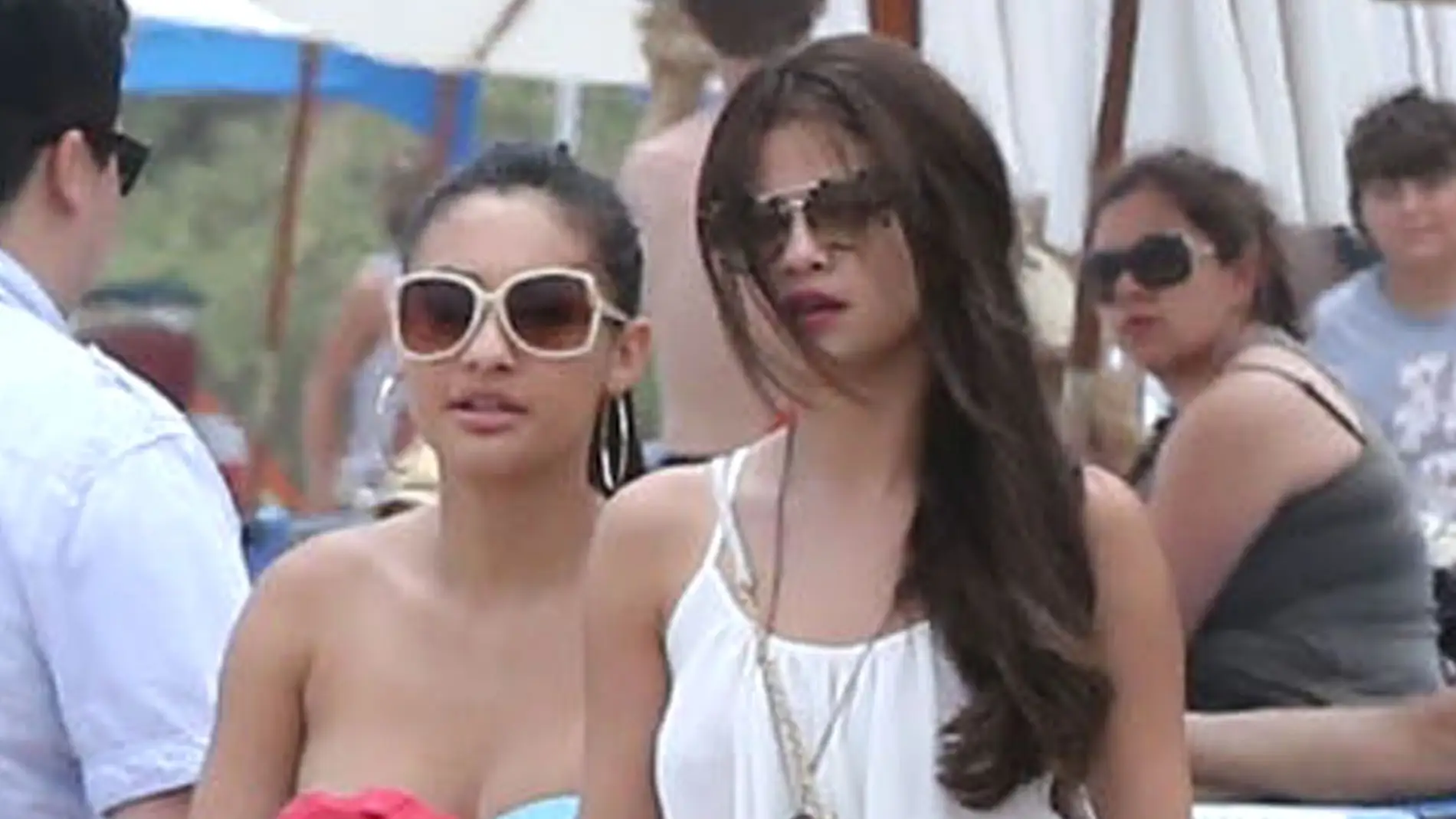 Francia Raisa y Selena Gomez de vacaciones
