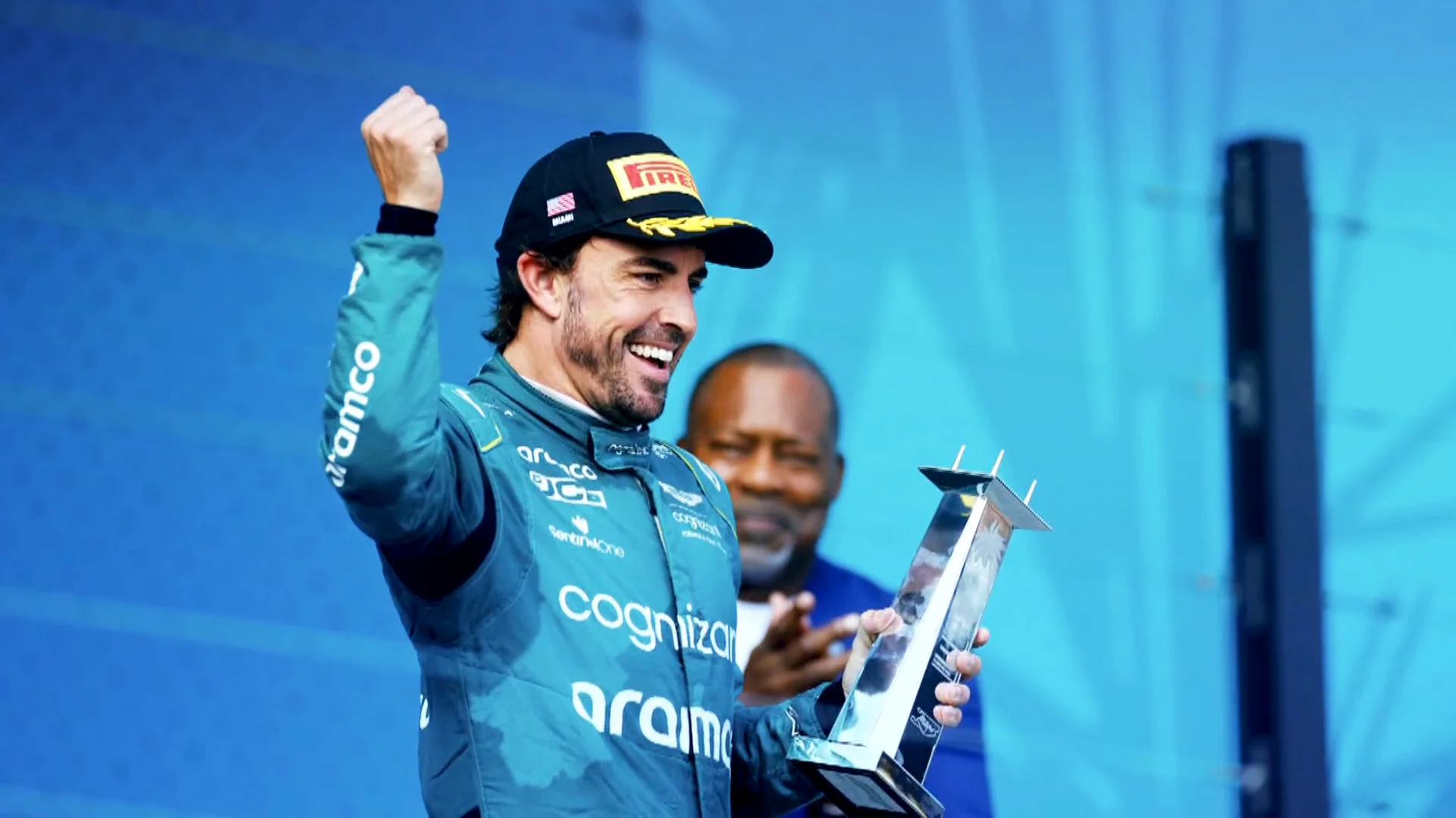 Fernando Alonso gana popularidad e incluso pretendientas al sacar su lado más relajado y simpático en Miami Fernando Alonso gana popularidad e incluso pretendientas al sacar su lado más relajado y simpático en Miami