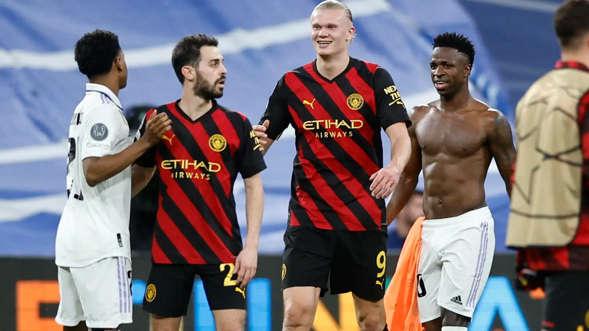 Haaland, sonriente junto a Vinícius en el Bernabéu Haaland, sonriente junto a Vinícius en el Bernabéu