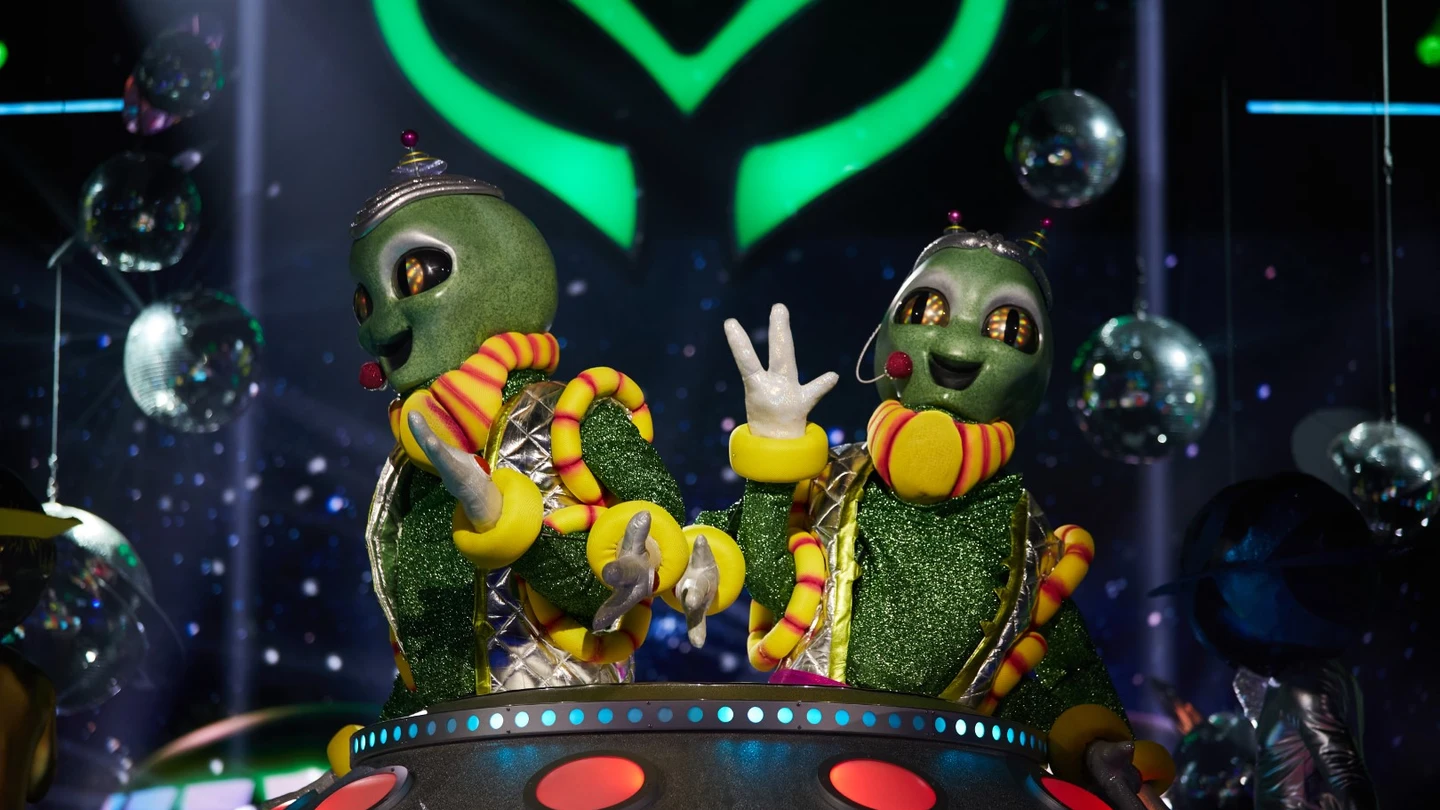 Alienígenas conquistan La Tierra y el plató de ‘Mask Singer’ cantando ‘Cold Heart’ de Elton John Alienígenas conquistan La Tierra y el plató de ‘Mask Singer’ cantando ‘Cold Heart’ de Elton John