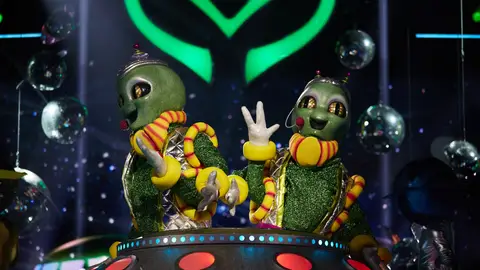 Alienígenas conquistan La Tierra y el plató de ‘Mask Singer’ cantando ‘Cold Heart’ de Elton John Alienígenas conquistan La Tierra y el plató de ‘Mask Singer’ cantando ‘Cold Heart’ de Elton John