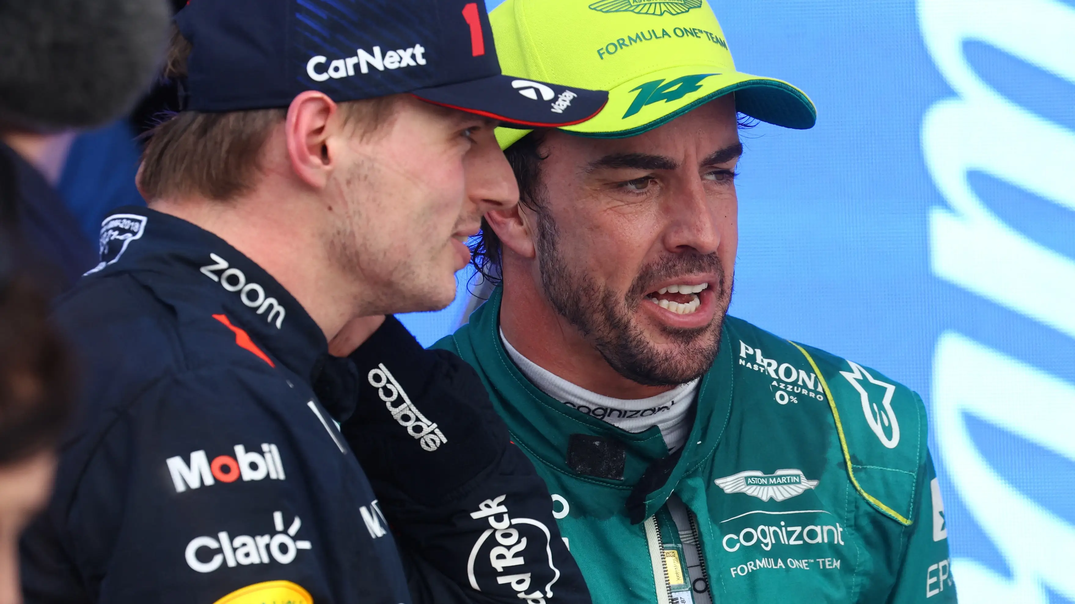 Max Verstappen y Fernando Alonso en Miami conversan en el GP de Miami Max Verstappen y Fernando Alonso en Miami conversan en el GP de Miami
